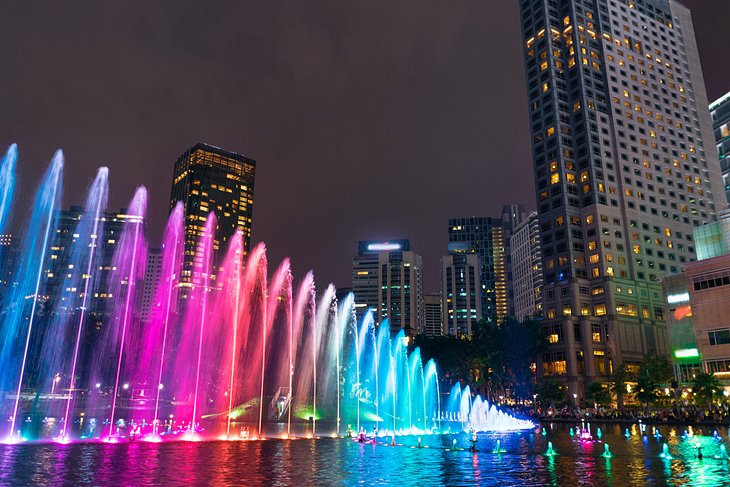 malaysia-kuala-lumpur-top-attractions-klcc-park.jpg